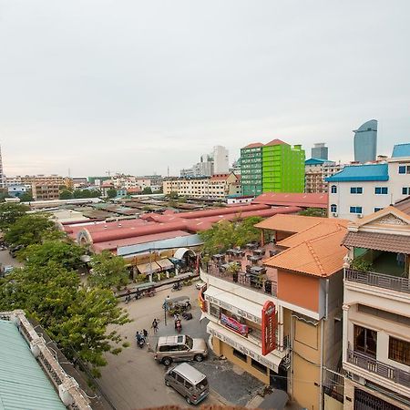 Flamingos Hotel Phnom Penh Exteriör bild