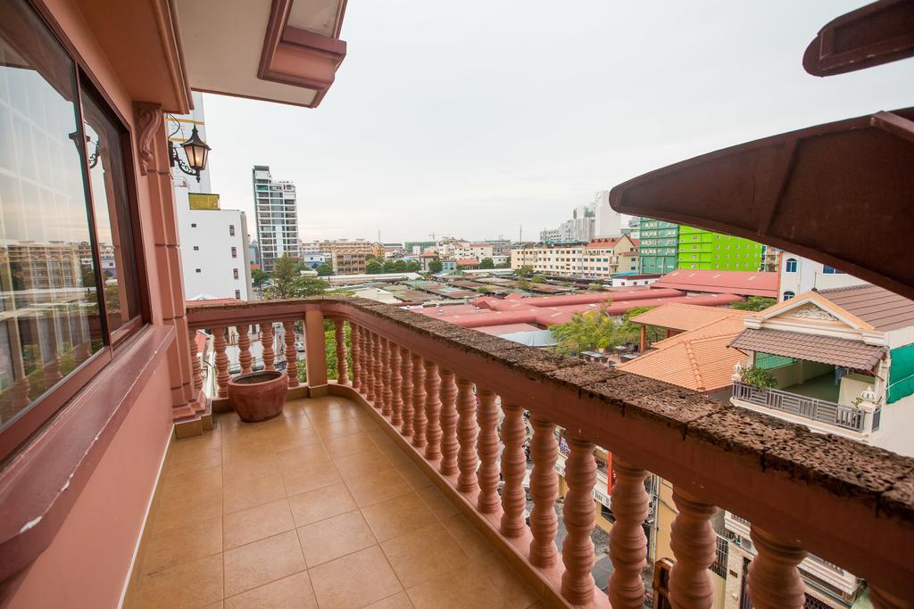 Flamingos Hotel Phnom Penh Exteriör bild